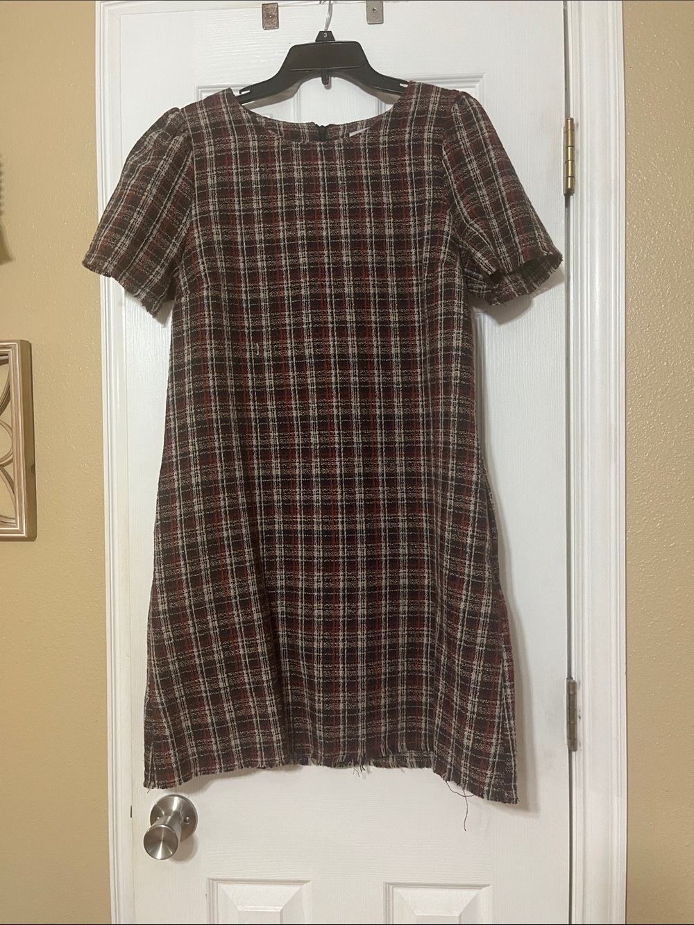 Plaid Short-Sleeve Shift Dress in Burgundy and Cream